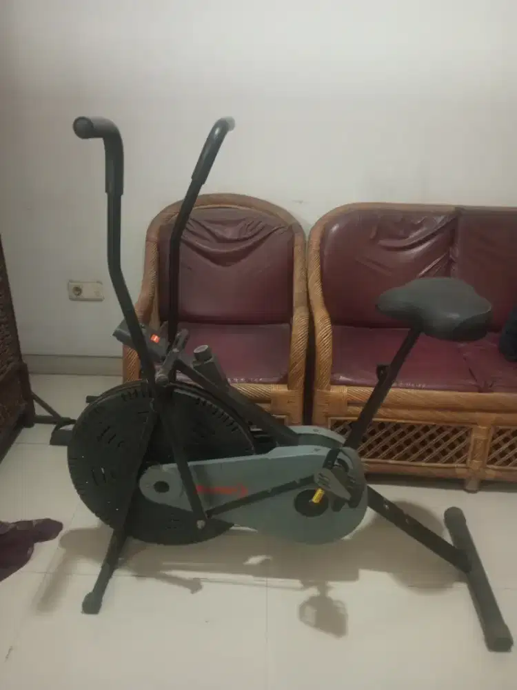 Sepeda treadmill berylwn
