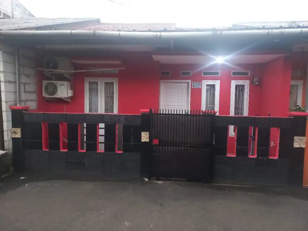 Di Kontrakan / Di Jual Rumah Di sebrang Terminal Jatijajar Depok