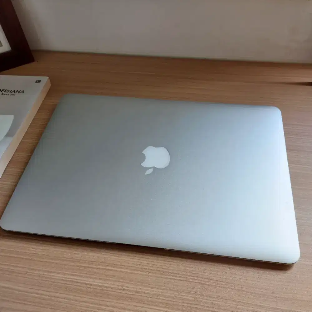 Macbook air 2015 ssd 256gb ram 8gb tipis ringan elegan