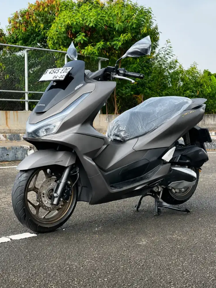 Kredit NEW PCX 160 ABS 2025 SILVER LIKE NEW