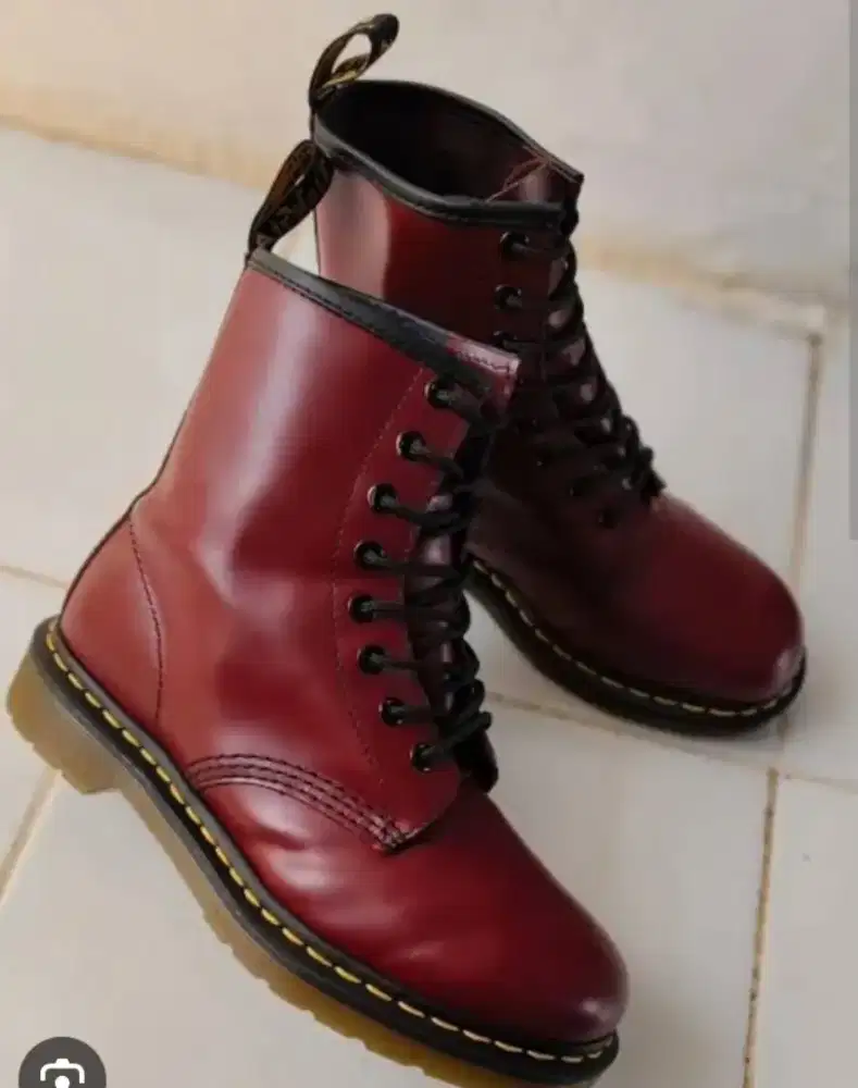 Sepatu doctor Martin madein england