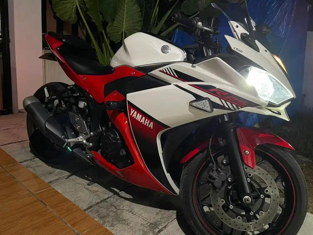 R25 2016 Low km