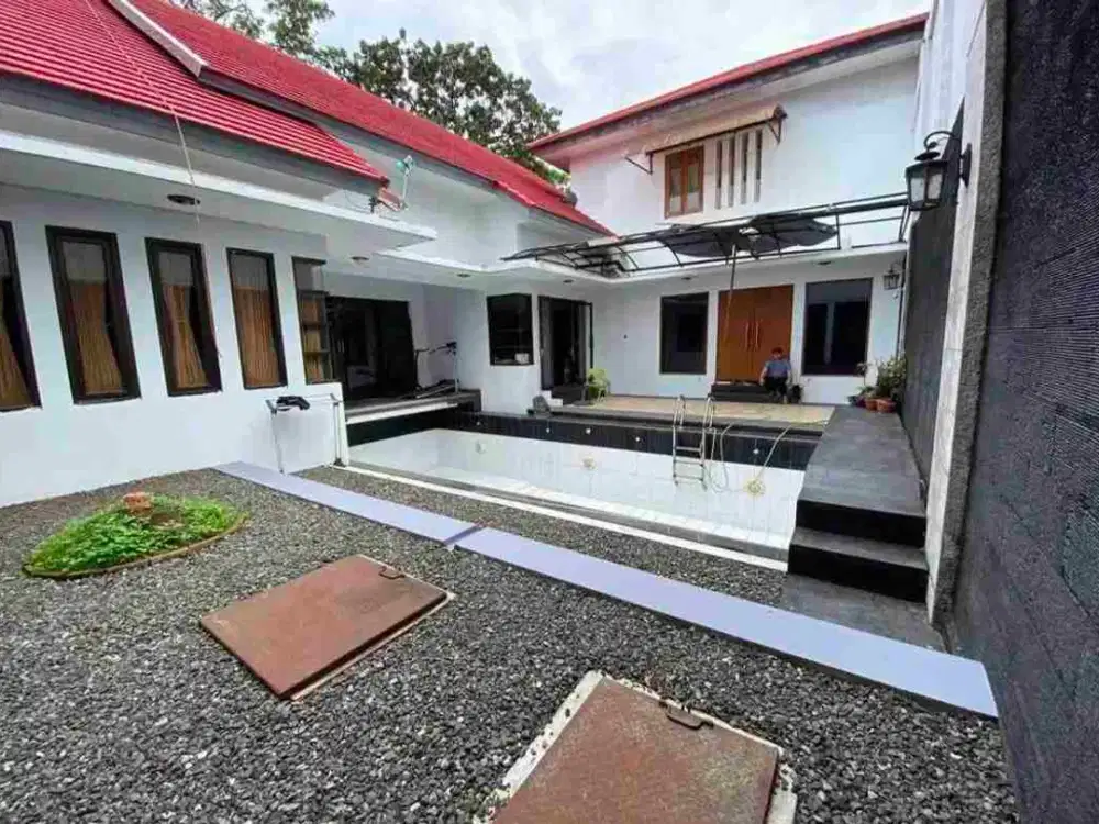 Dijual Rumah mewah With Privat Poo lokasi strategis di Lengkong dekat TSM Bandung