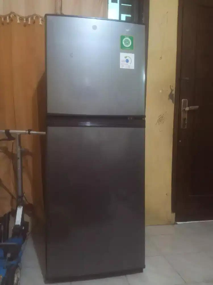 Kulkas Sharp 2 pintu