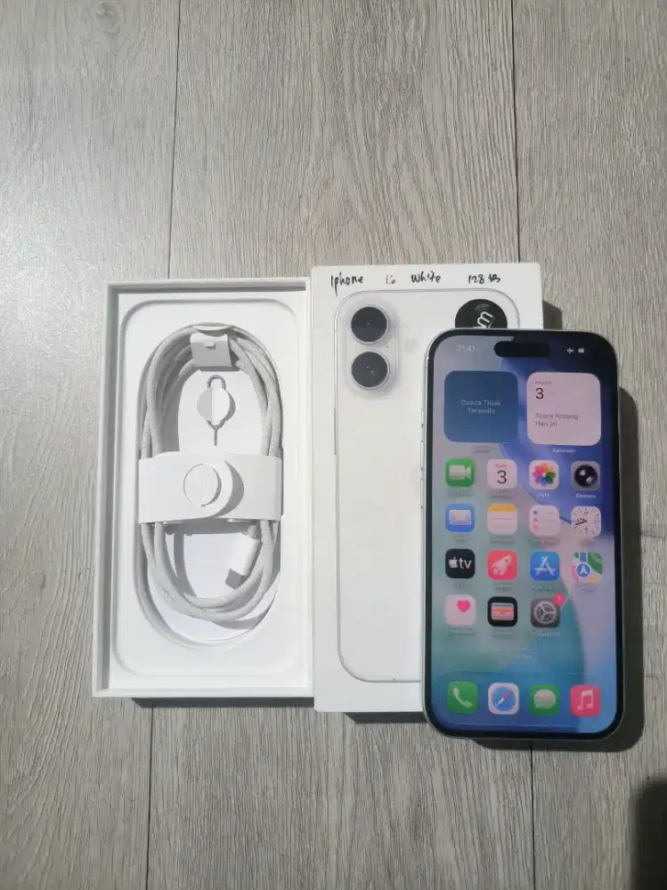 iPhone 16 128GB iBox BH 100 perfect