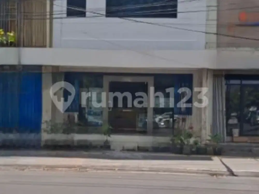 Ruko Dua Lantai Siap Pakai Strategis di Semarang Tengah A5520