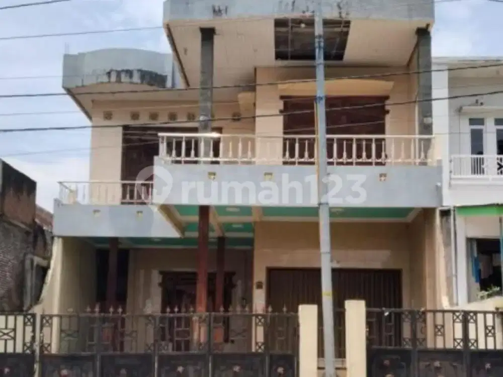 Rumah Dua Lantai Siap Huni Strategis di Semarang Barat A5887