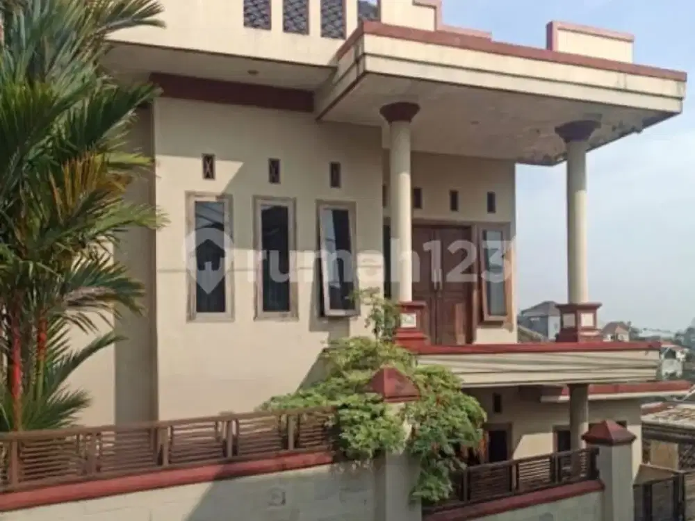 Rumah Dua Lantai Ada View Siap Huni di Banyumanik A5685