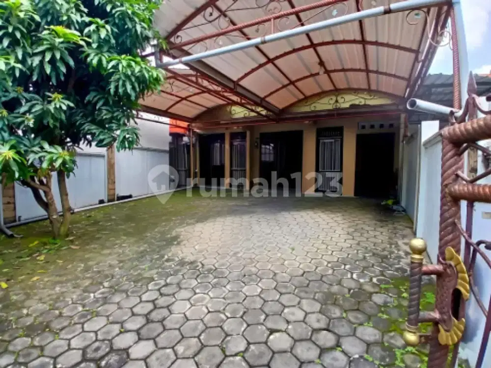 Rumah Bagus Siap Huni di Banyumanik A5431