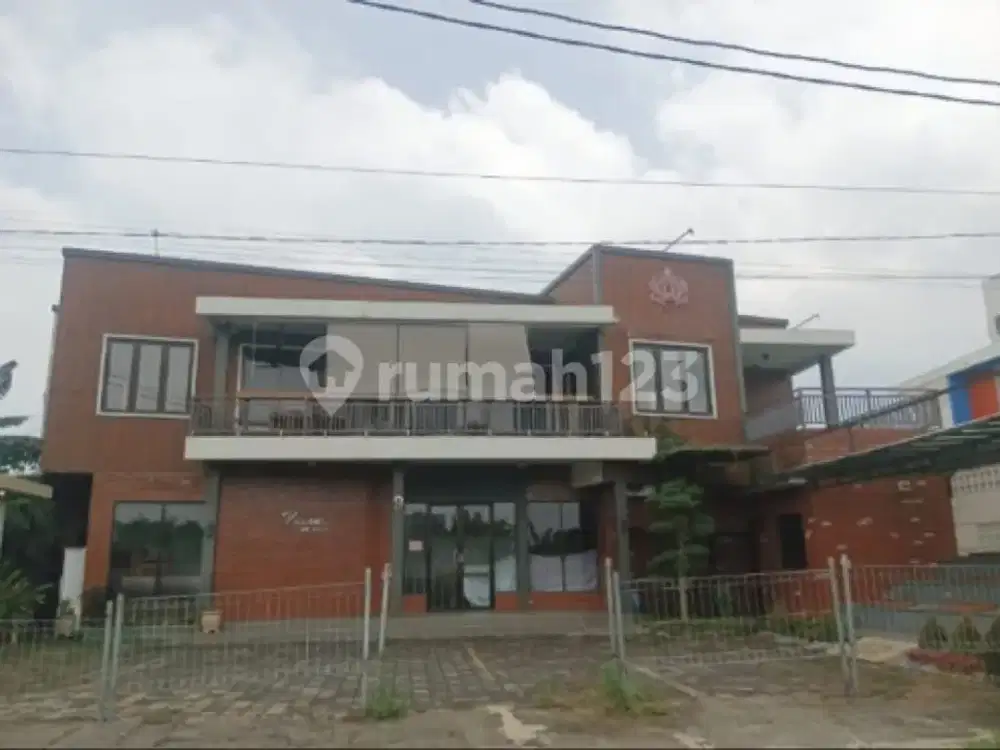 Tempat Usaha Siap Pakai Bagus di Tembalang A5314