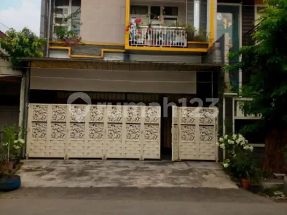 Ruko Dua Lantai Strategis Bagus di Semarang Selatan A5374