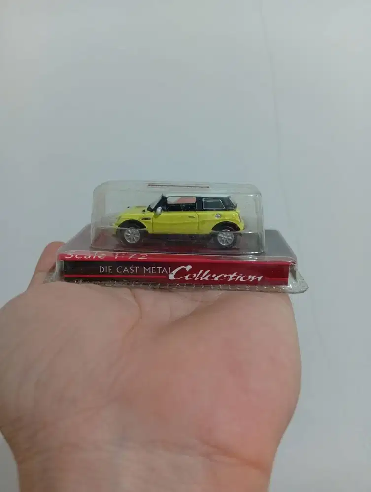 Yat Ming Cararama Mini Cooper S Yellow White 1:72 Scale Collection Fac