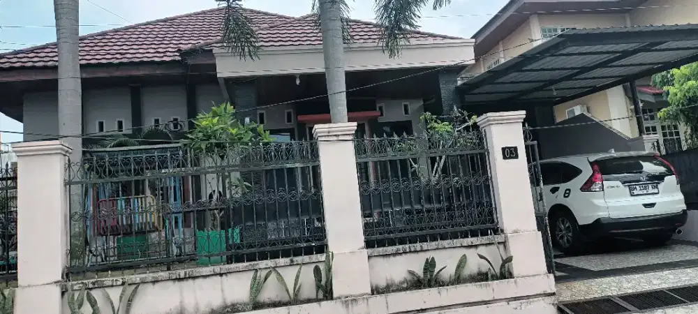 Dijual rumah besar tempat tinggal