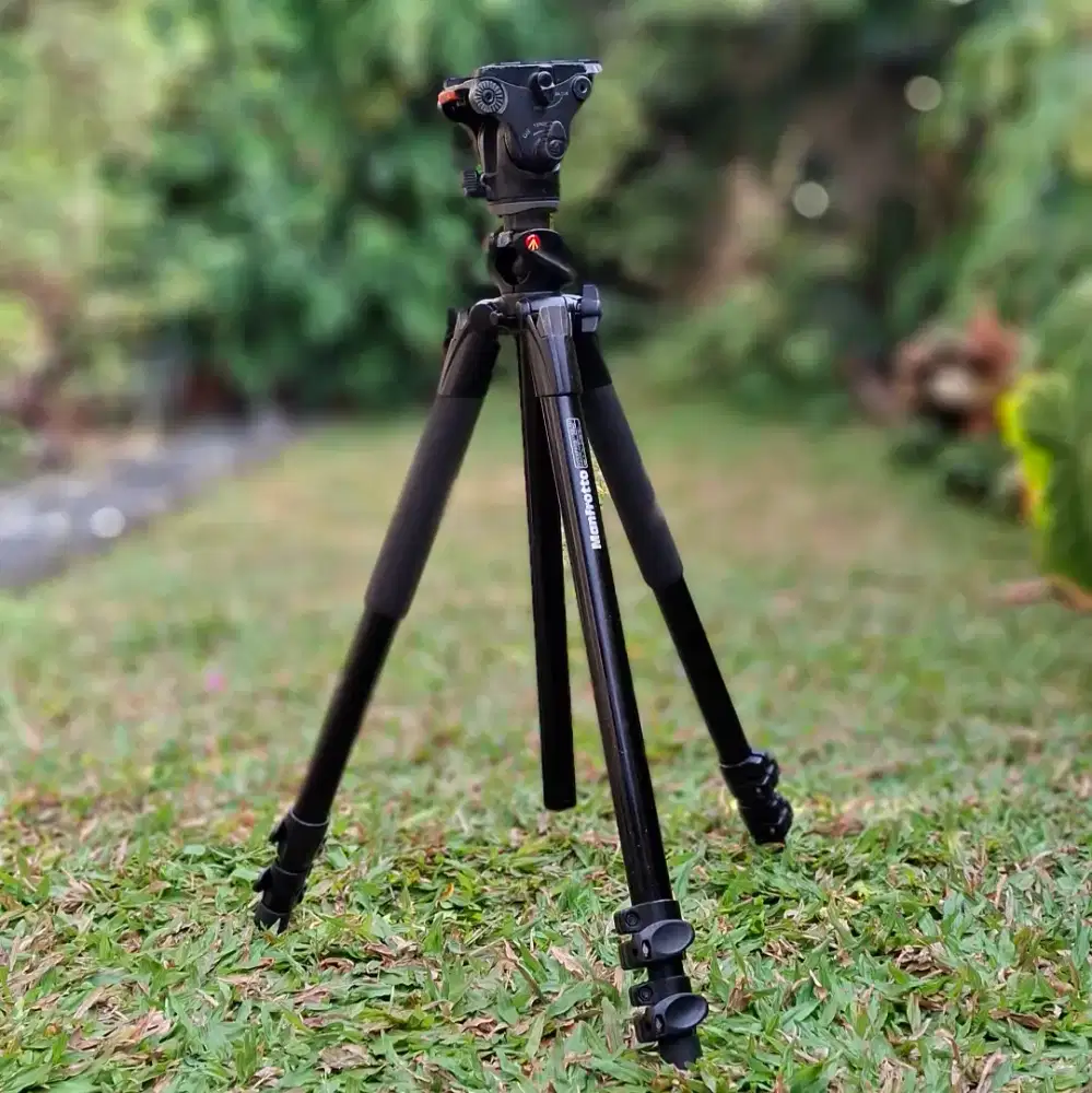 Tripod Manfrotto 055XPROB  + Video Head Vanguard PH-123V