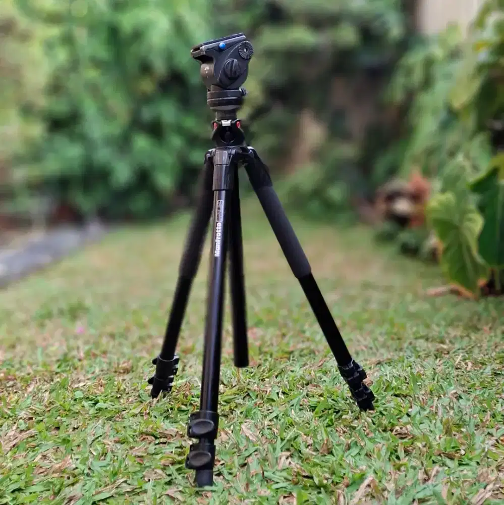 Tripod Manfrotto 055XPROB + Video Head Coman Q1