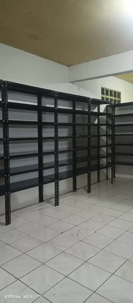 Rak besi serbaguna