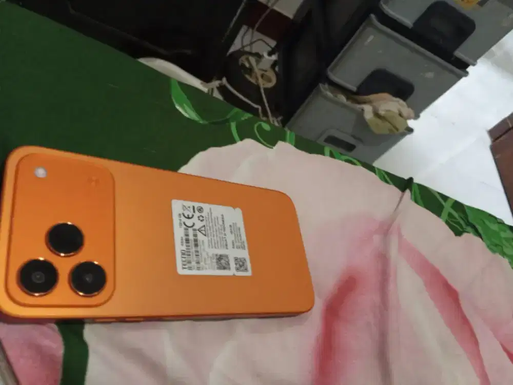 Hp Tecno spark 50 warna orange 128