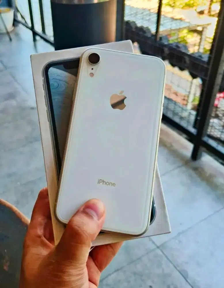 Iphone XR 128GB White Mulus Lengkap