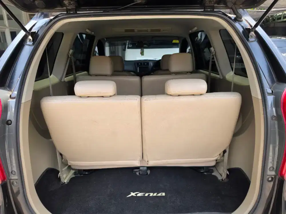 Xenia 1.3R deluxe AT matic a.n sendiri mesin halus bbm irit N kota mlg