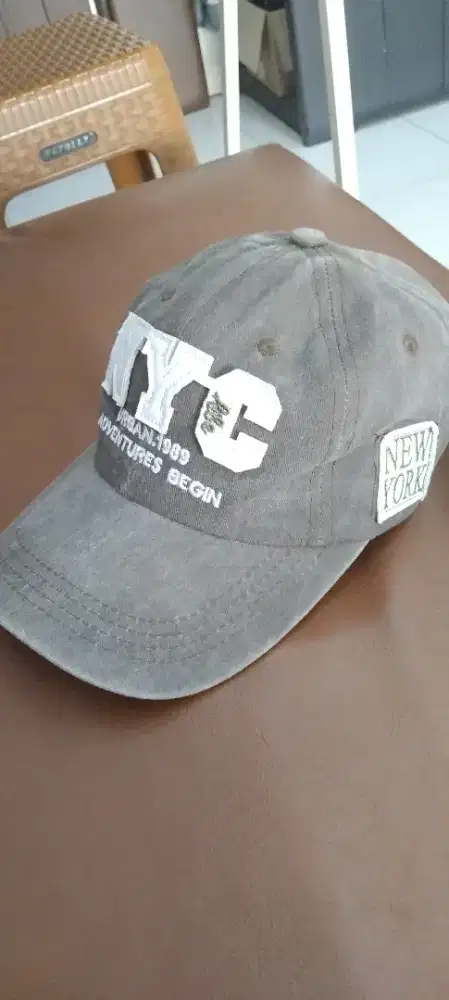 Topi NYC like new