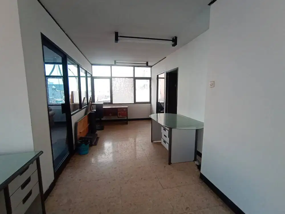 Disewa 1 unit Kantor 70m jakarta barat gajah mada