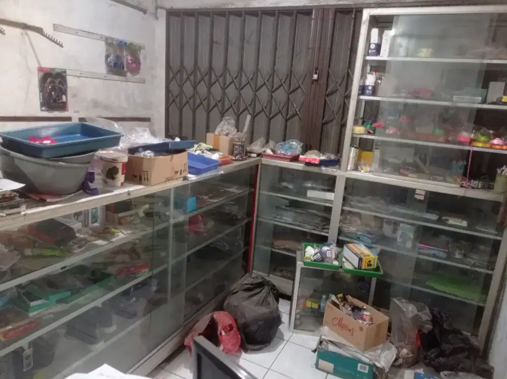 Di jual Etalase Bekas Toko