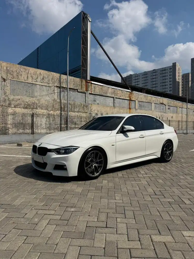 BMW F30 320i full mod Low km