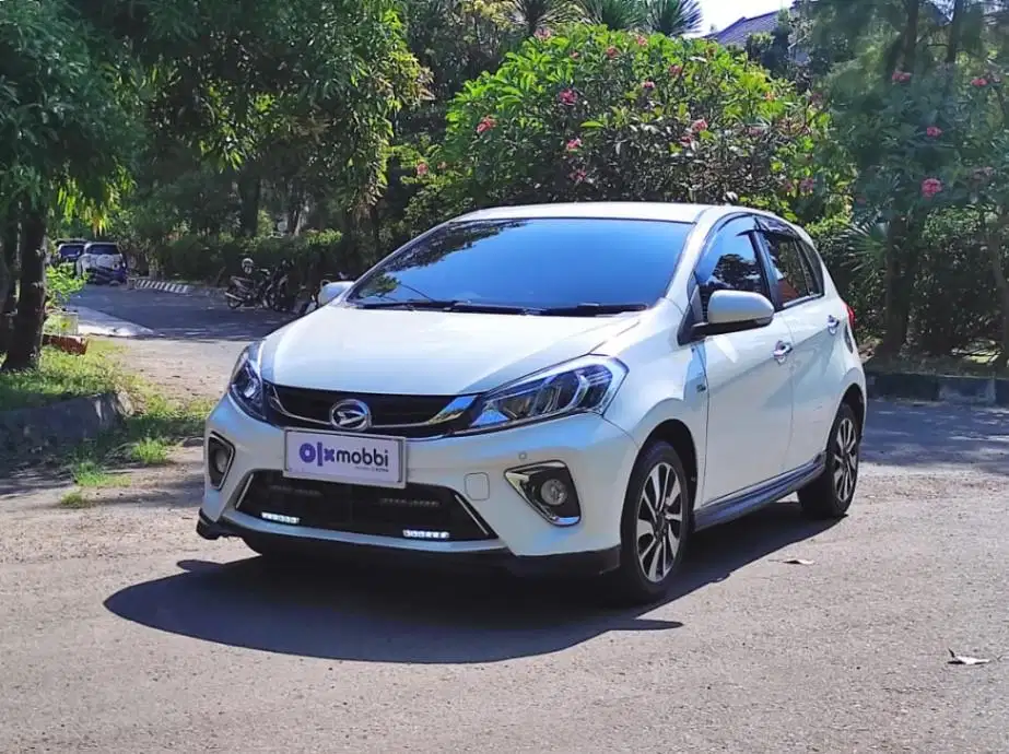 Low KM Daihatsu Sirion 1.3 Bensin-MT 2018 Putih LRZ