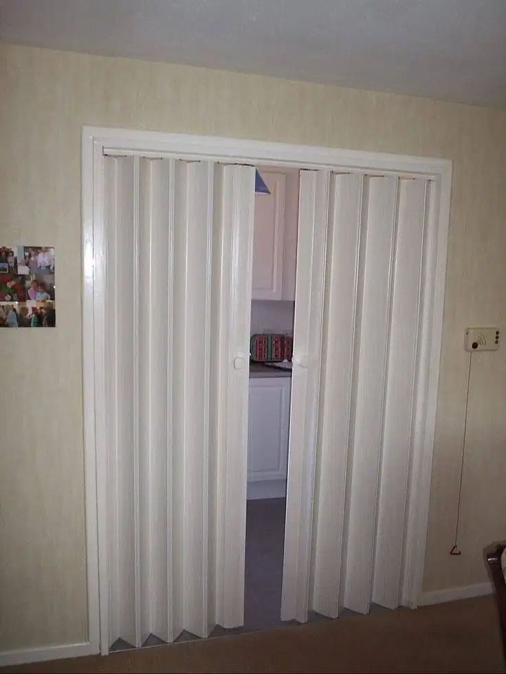 Pintu Lipat Minimalis untuk Kamar Mandi & Interior