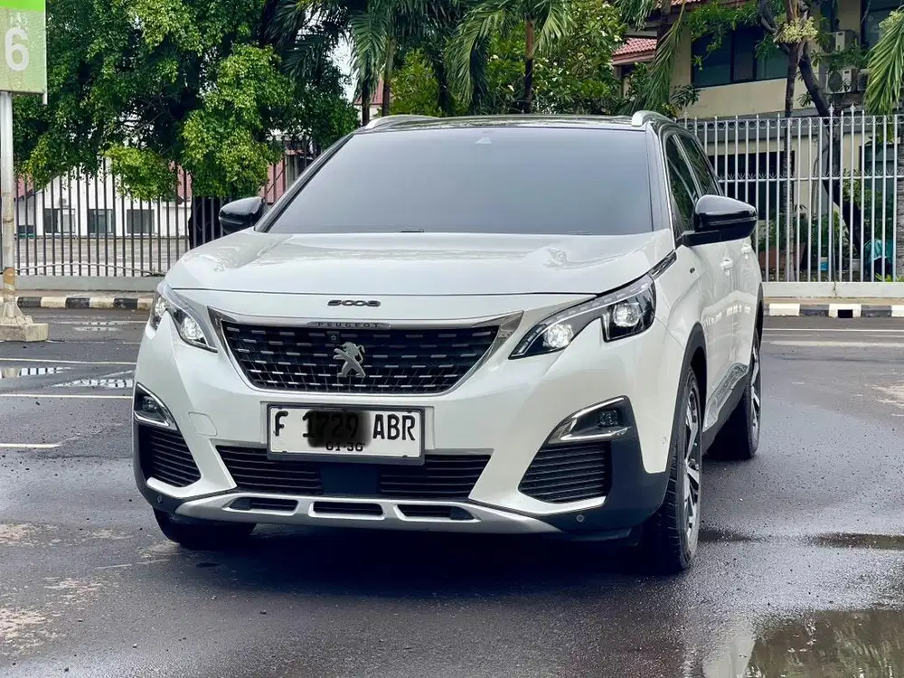 PEUGEOT 5008 2019 PUTIH