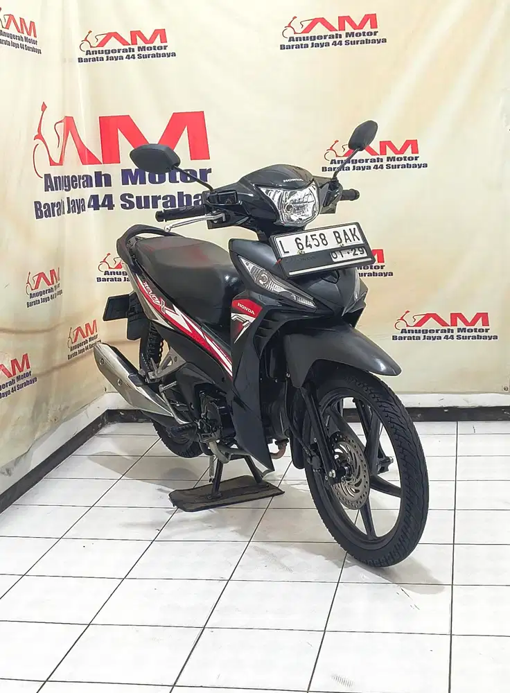 Istimewa Km 4 Ribu Honda Revo x CW Tahun 2024 warna hitam