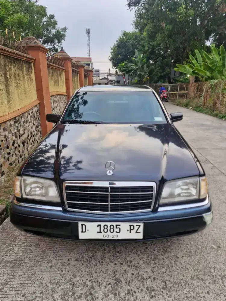 Mercy C200 AT 1997 Black on Black
