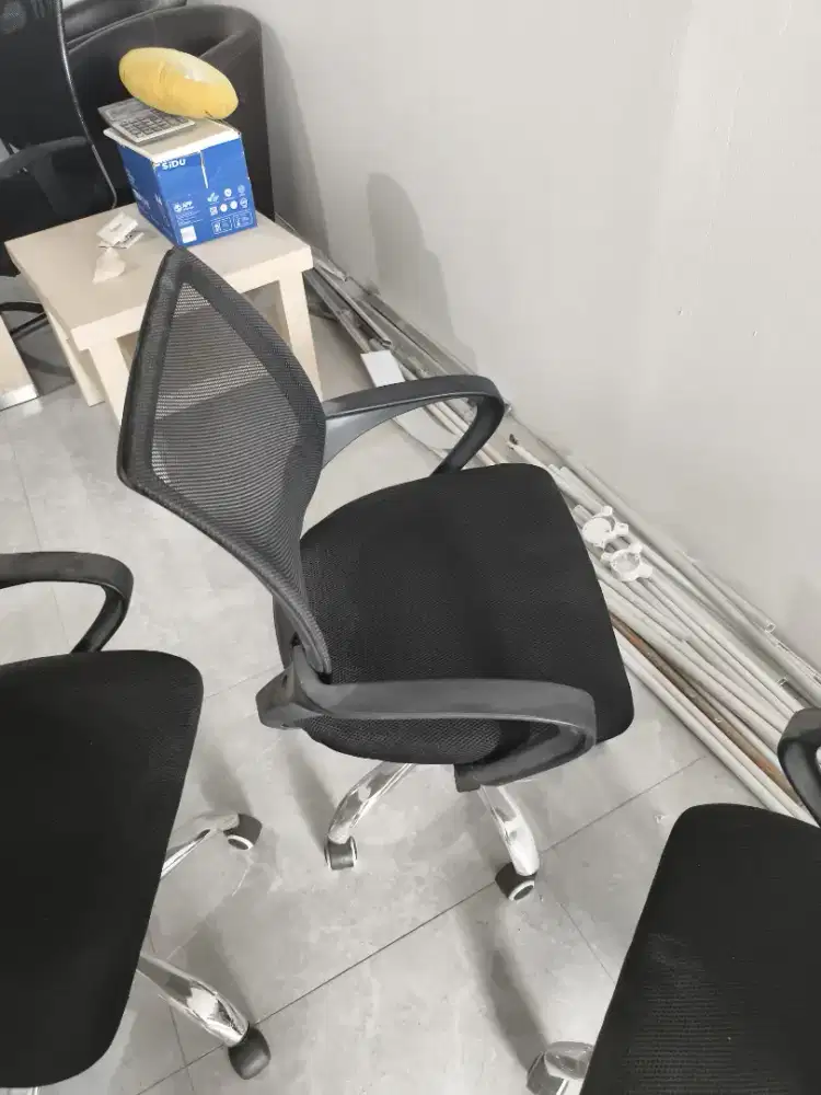 Kursi kantor, bisa naiknturun, kondisi bagus terawat