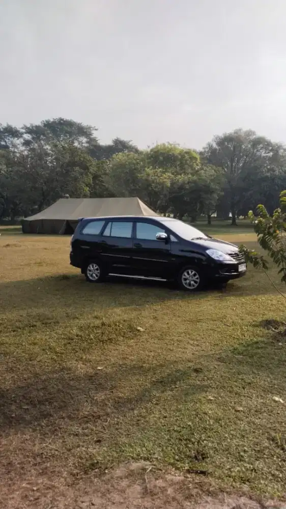 Dijual Kijang innova v mt 2004