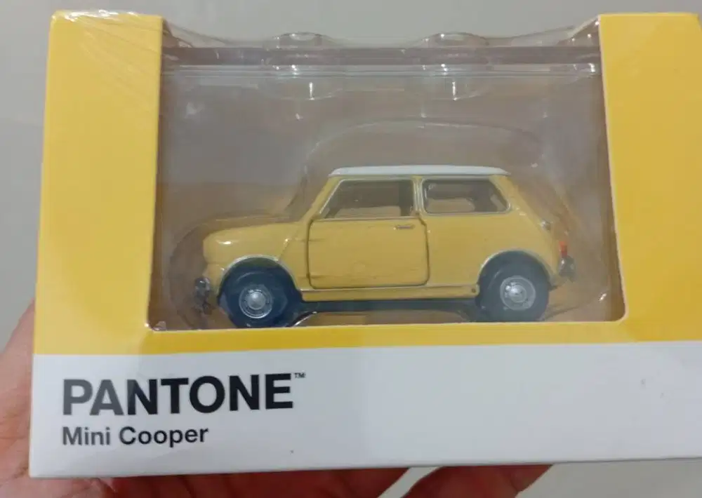 Mini Cooper Pantone Yellow