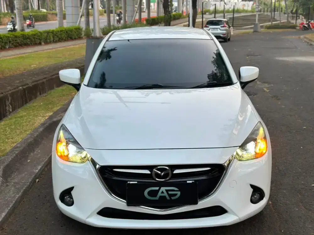 Mazda 2 R Skyative AT 2015 Putih