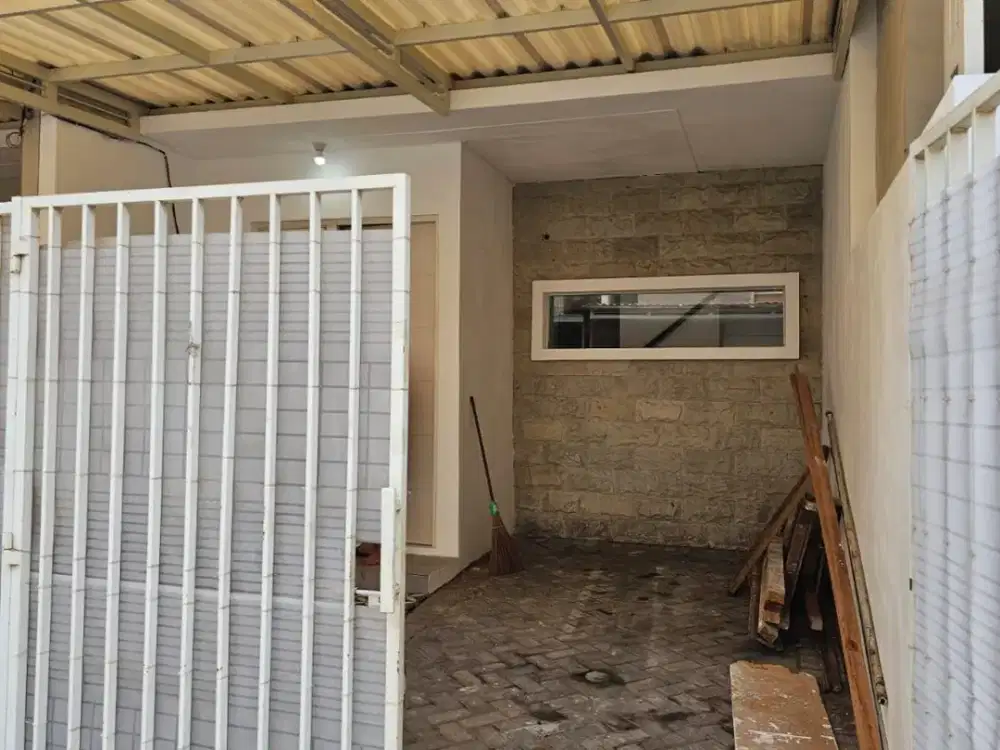 Rumah 2 Lantai Bagus HGB di Regency One Kapas Madya Siap Huni
