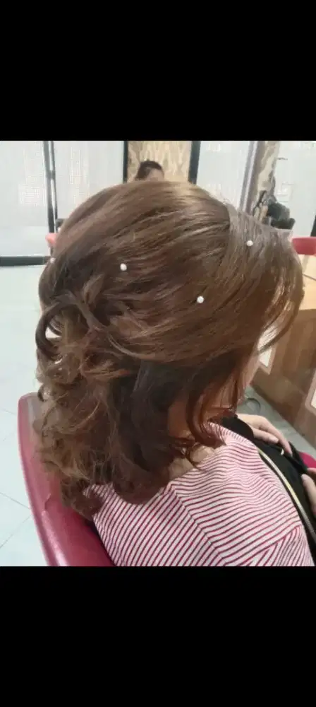 Loker Hairstylist  Wanita