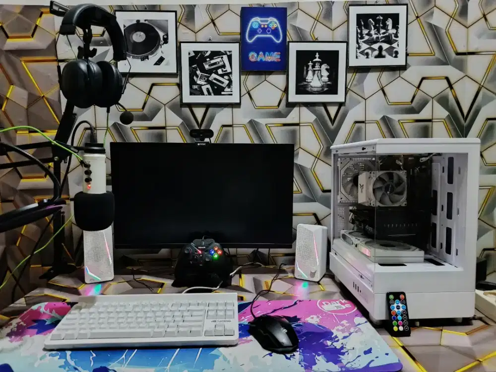 PC White + Fullkit streaming + Monitor 180Hz