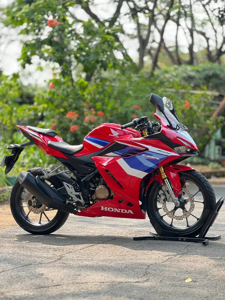 HONDA NEW CBR 150R TRICOLOR 2024 MERAH KM 8K PAJAK ON FULL MULUS