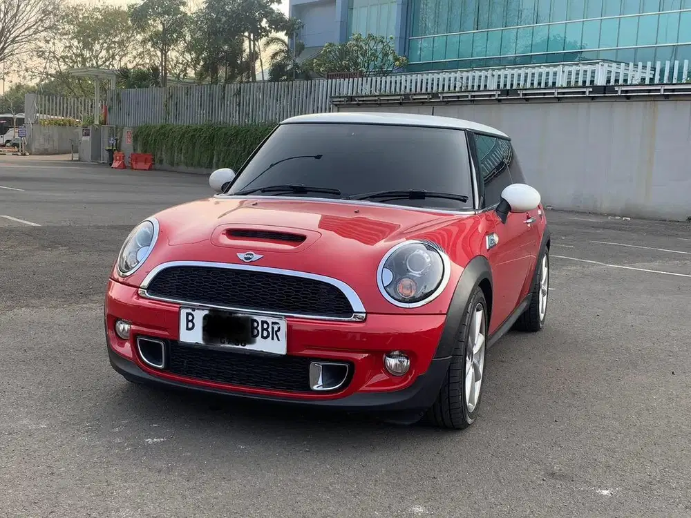 MINI COOPER 5 AT MERAH