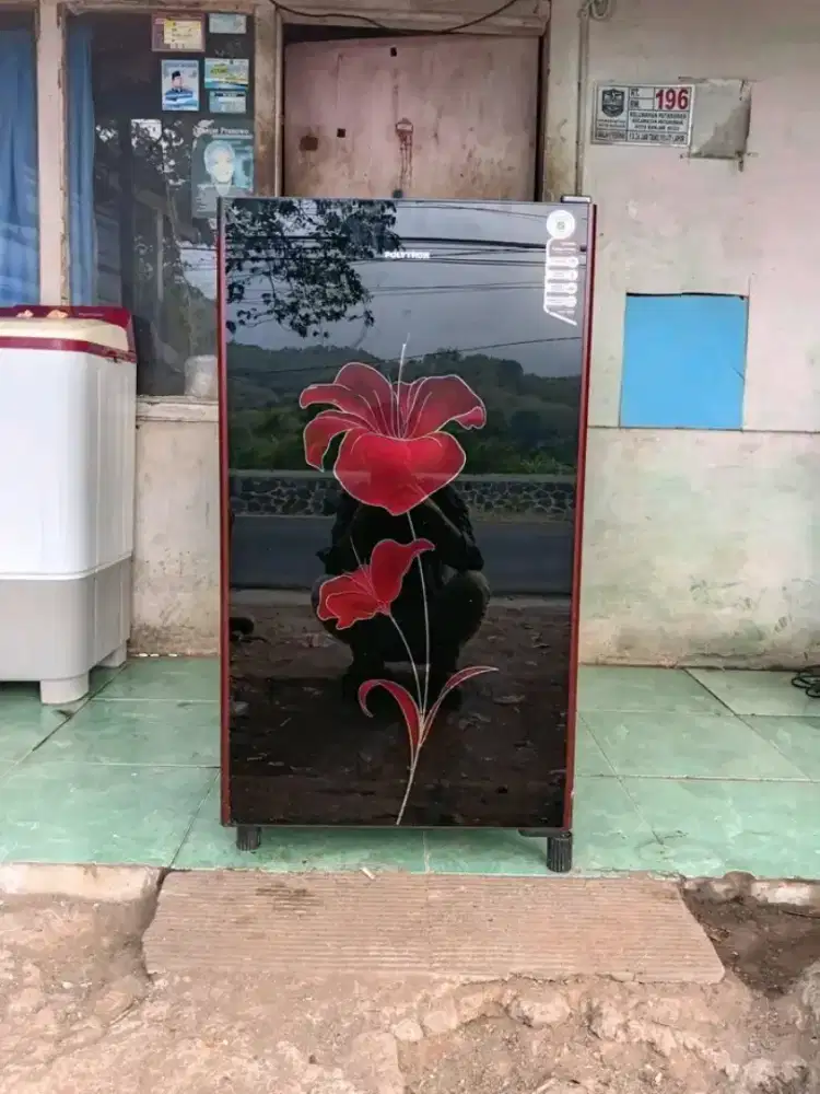 KULKAS 1 PINTU MERK POLYTRON