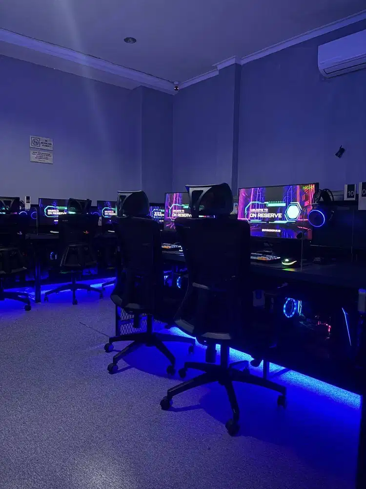 LOWONGAN PC ROOM STAFF (WANITA)