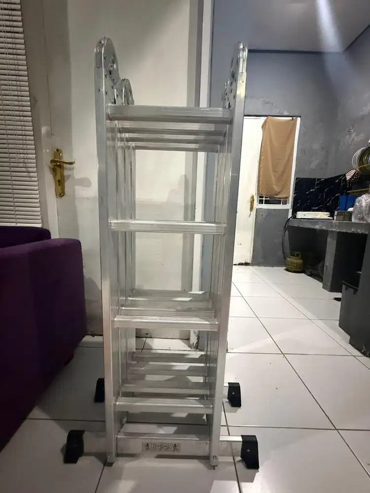 Di jual cepat tangga lipat