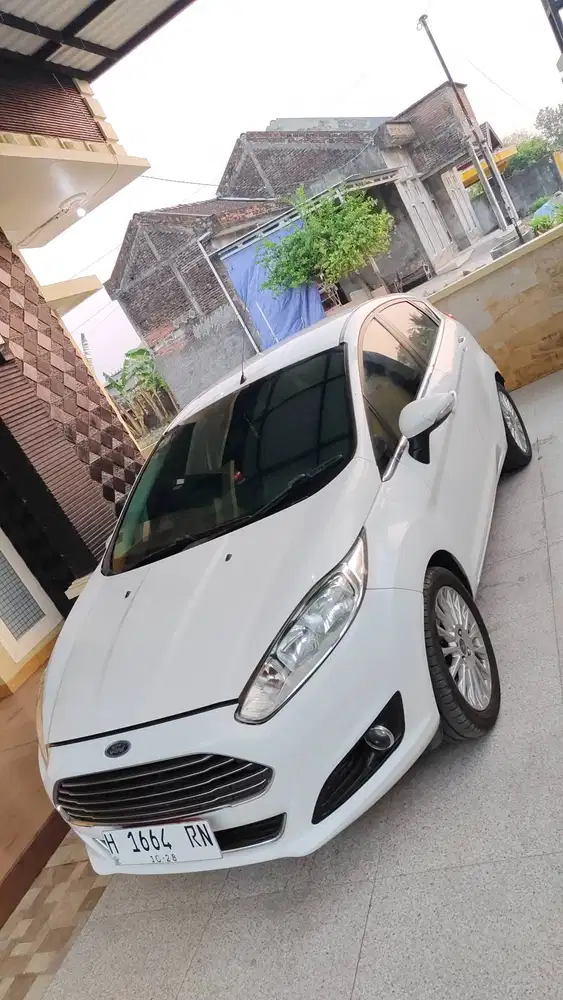 Di jual ford fiesta, mobil kesayangan, dijamin sehat mobilnya
