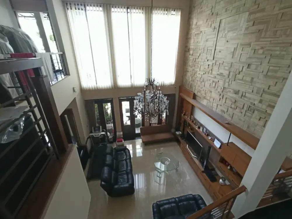 Rumah LELANG Turun Harga Strategis SHM di Jalan Cipaku Indah, Bandung