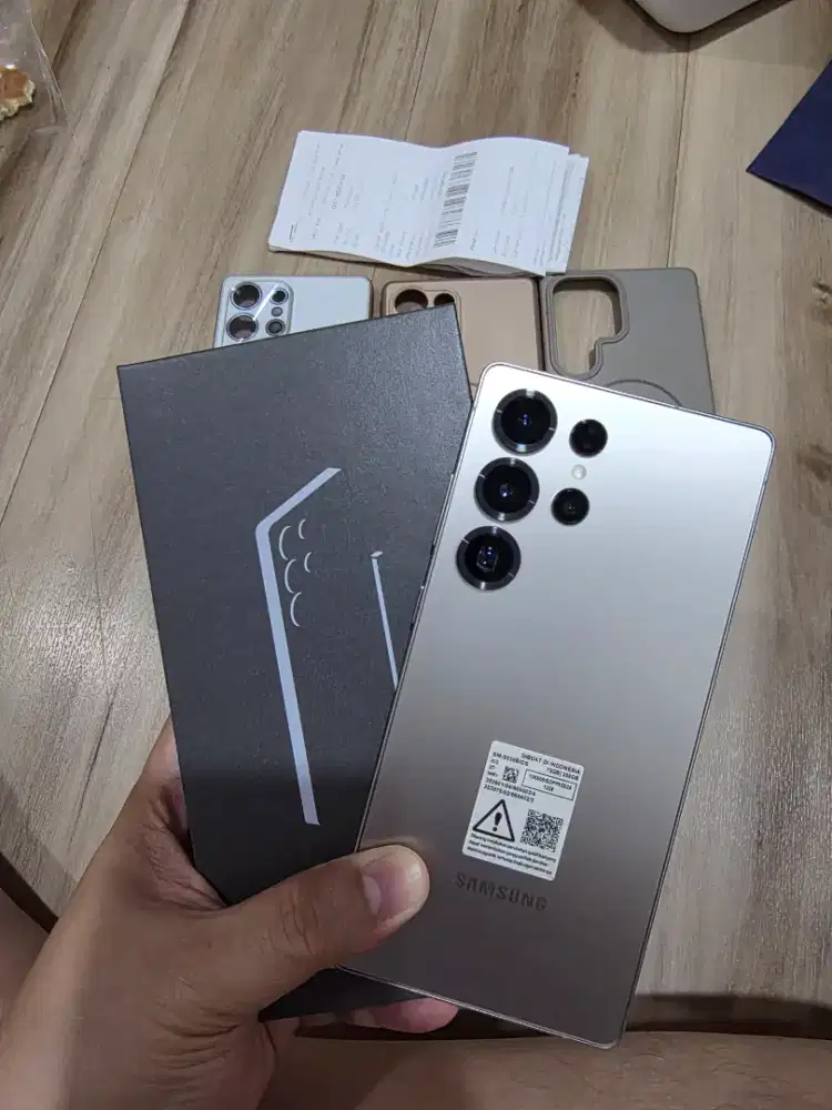 Samsung s25 ultra 12/256 mulus,full ori(garansi ON panjang s/d juni 27