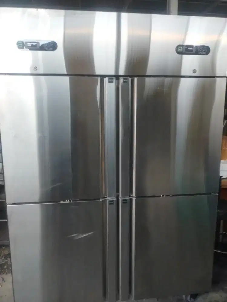 Dijual upright combi freezer chiller merk Gea kondisi sangat bagus