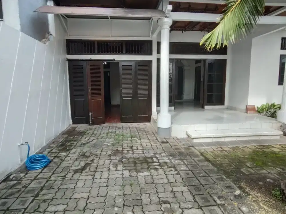 DISEWAKAN RUMAH – SEKAR TUNJUNG, GATSU TIMUR