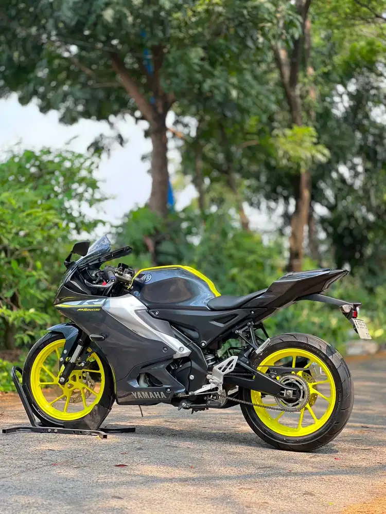 YAMAHA R15 V4 2023 GREY KM 9K PAJAK PANJANG NO MINUS